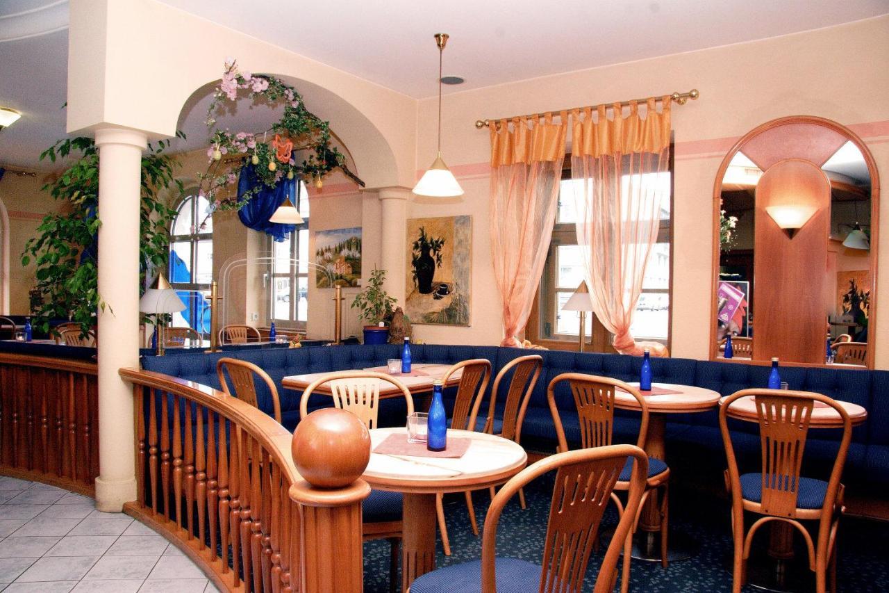 Hotel Zum Grunen Baum Платлинг Экстерьер фото
